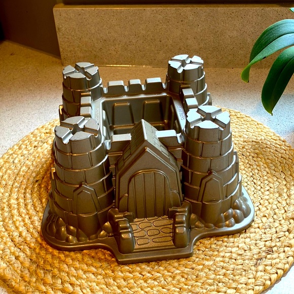 Nordic Ware Other - Nordic Ware Castle Bundt Cake Pan
